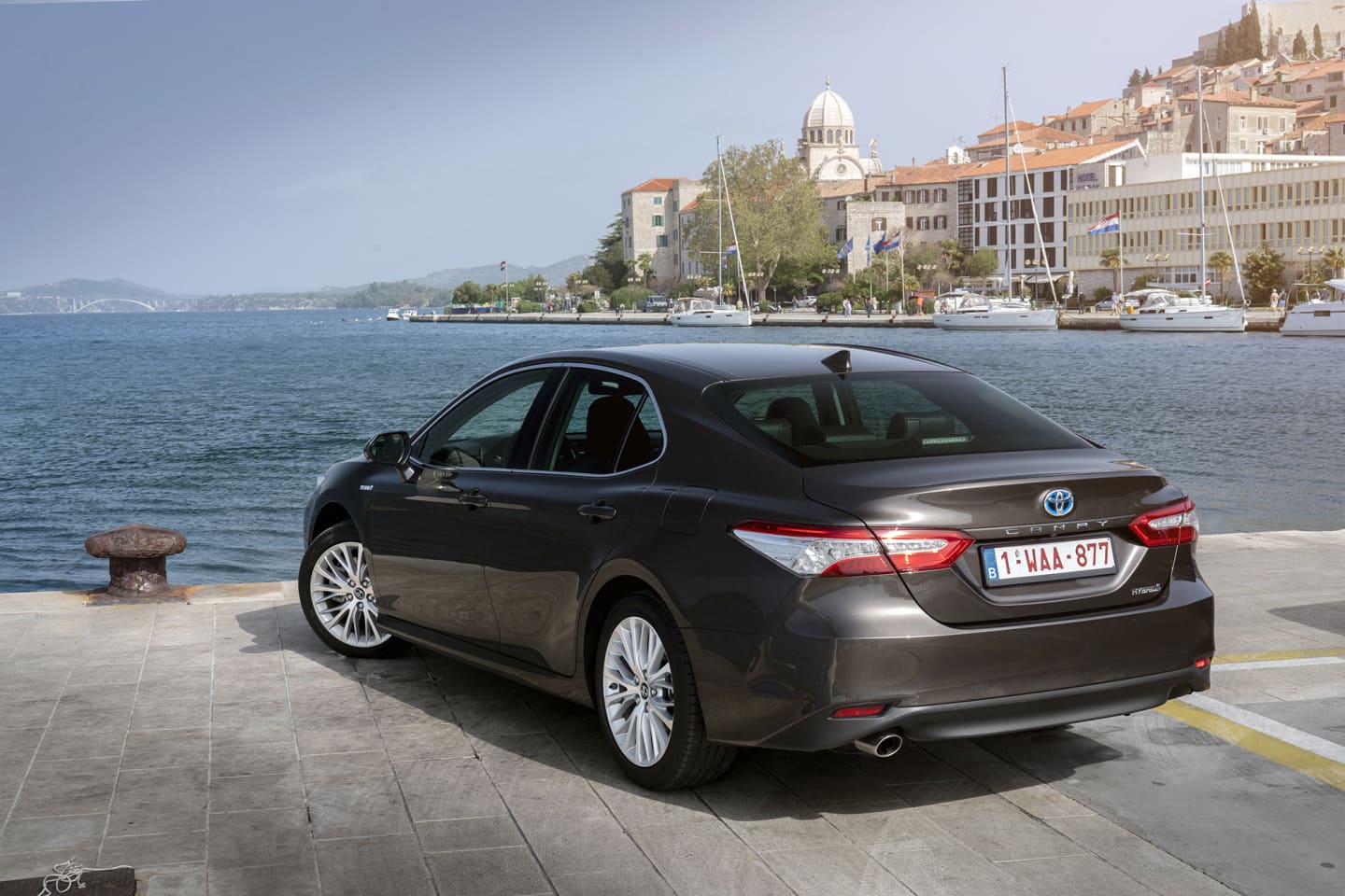 Toyota Camry Hybrid