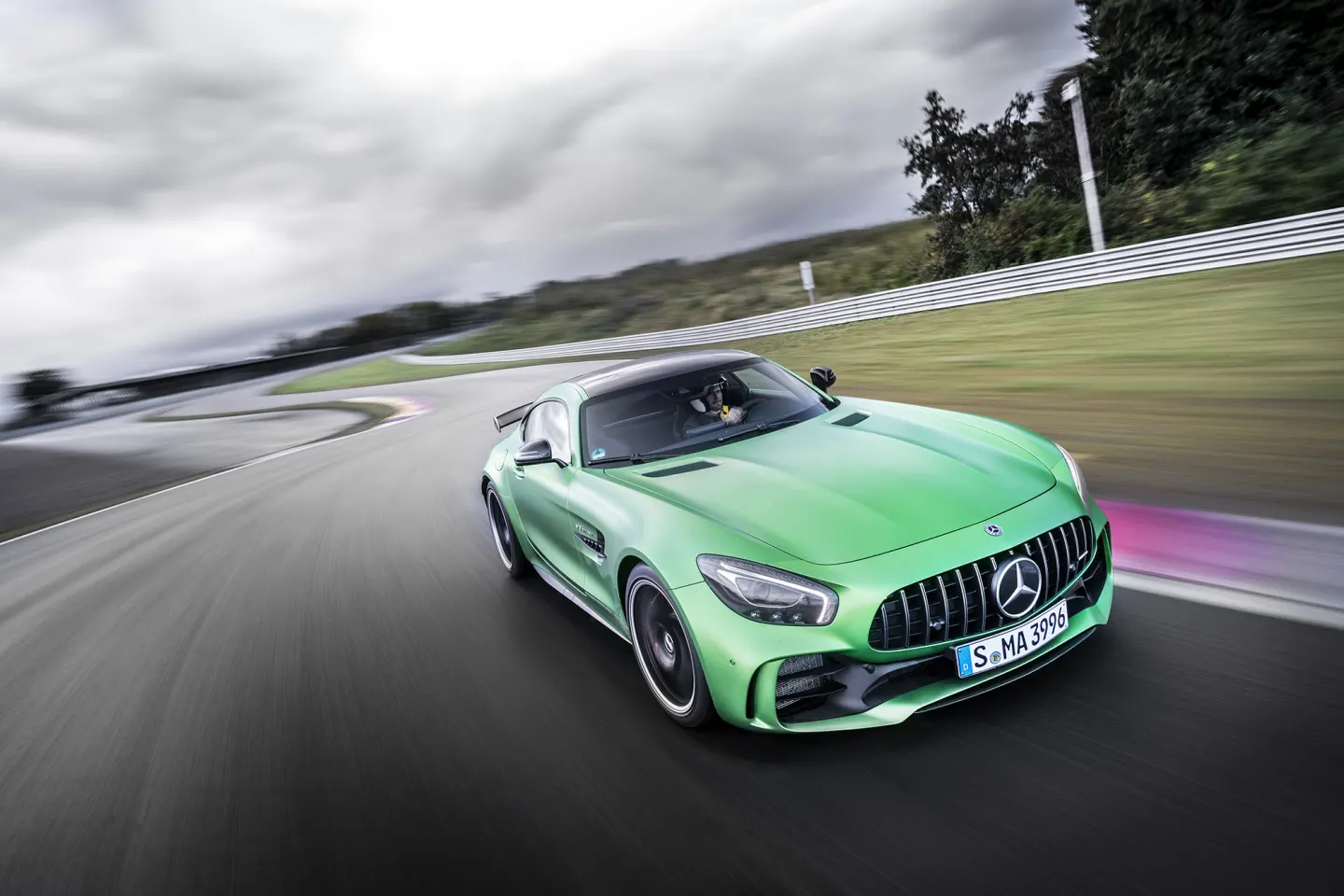 Mercedes AMG GT R