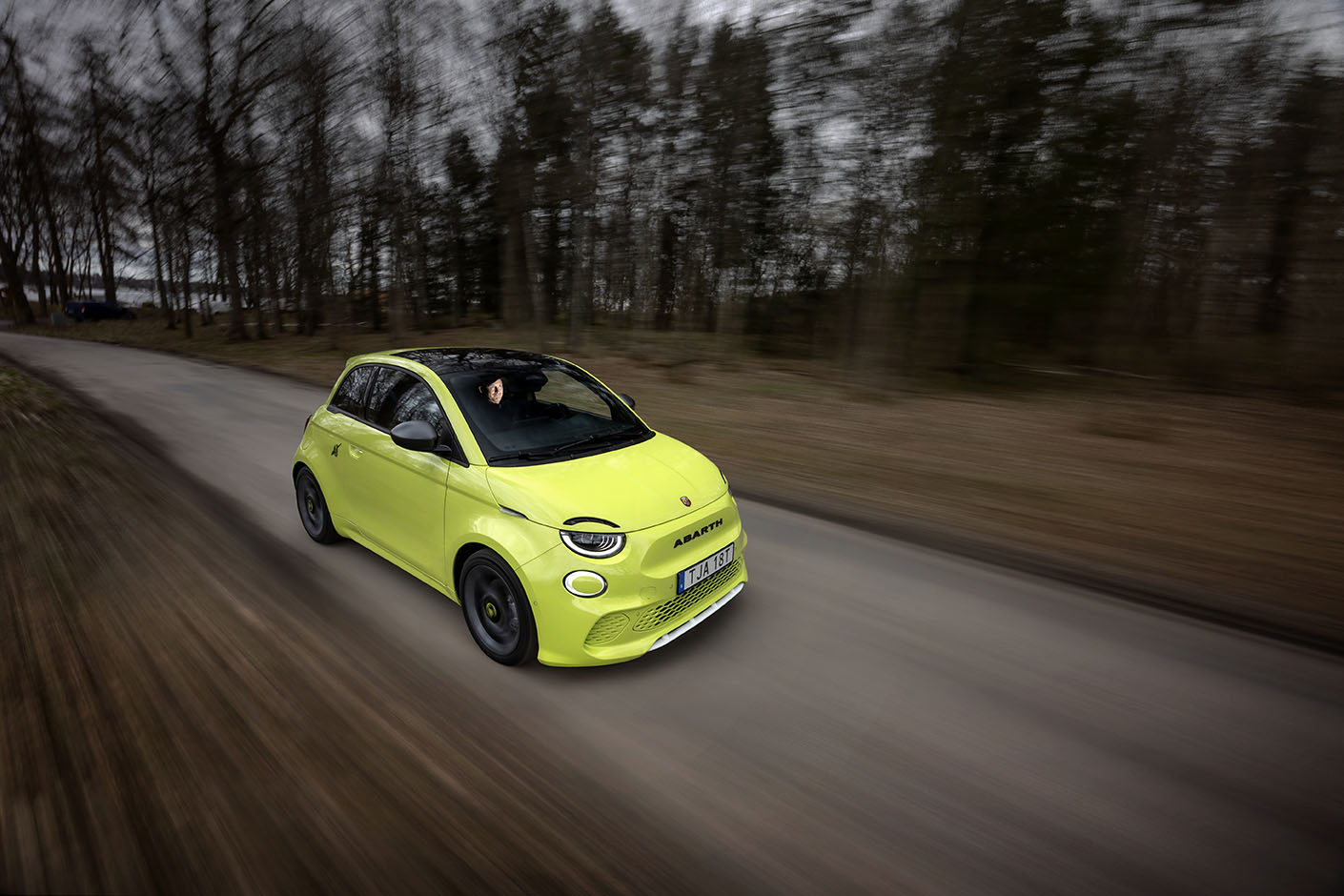 Abarth 500e: - A small scorpion on e