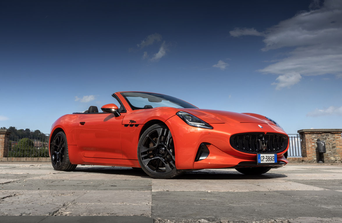 Maserati GranCabrio Folgore: - A really nice electric convertible!