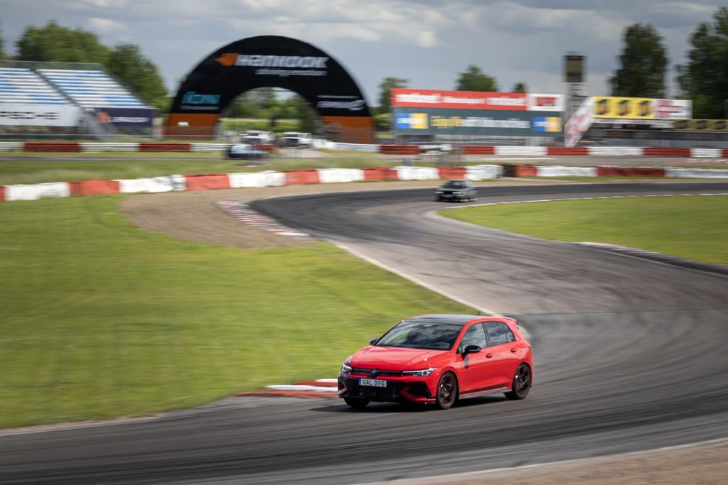 Johan Kristoffersson I en Golf GTI Edition 50