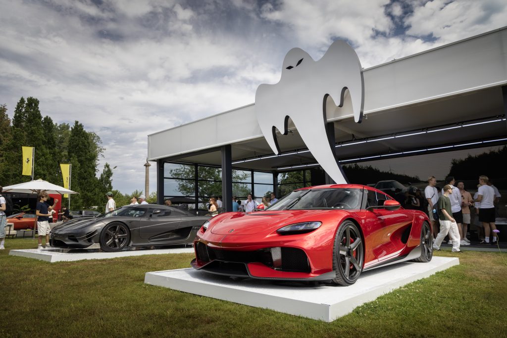 örsta kundlevererade Koenigsegg Gemera och Agera Thor bakom.