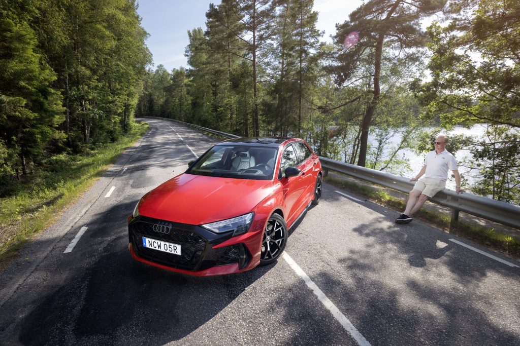 Audi RS 3 Sportback och James Holm på Härskogsvägen