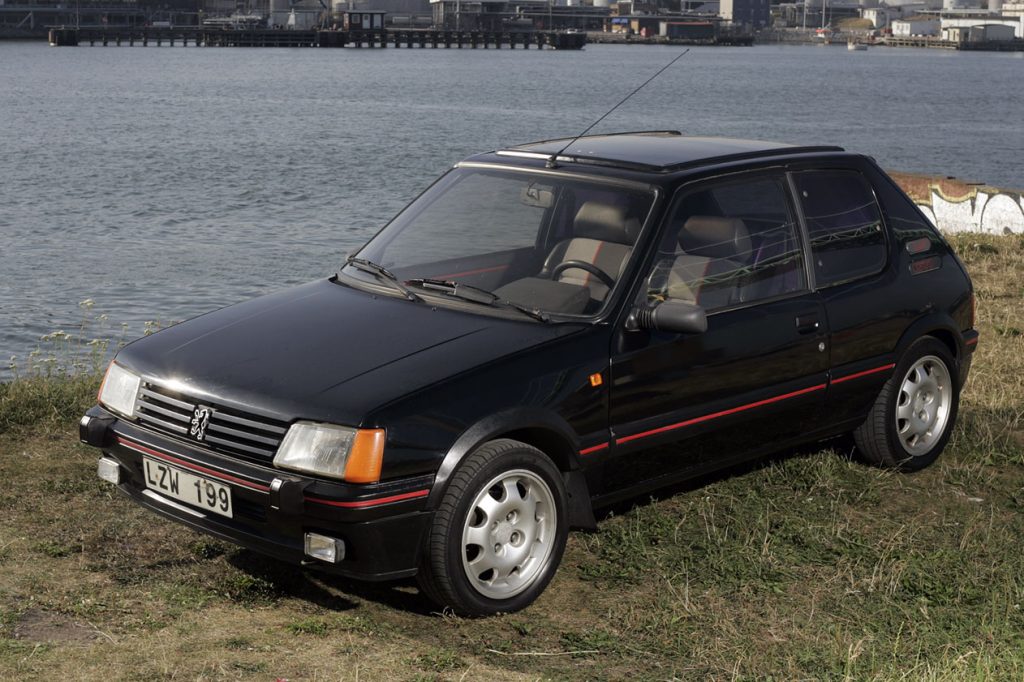 Peugeot 205 GTI, James första bil