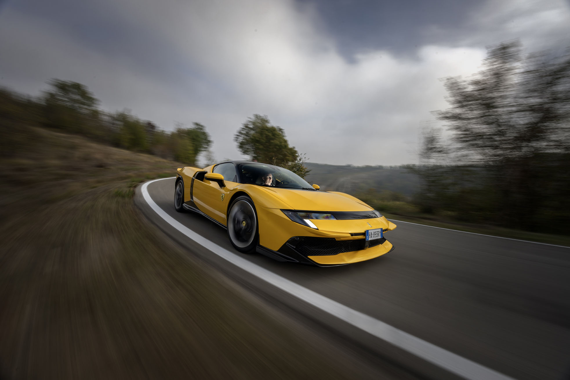 Ferrari 849 Testarossa. 42 år senare på samma väg som min pappa